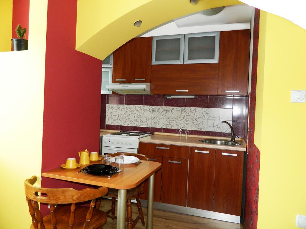 Hostel Kalonis Skopje Quarto foto