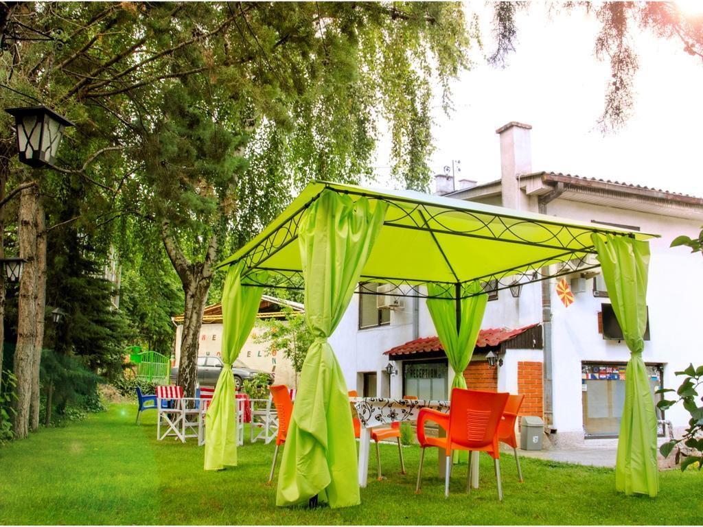 Hostel Kalonis Skopje Quarto foto