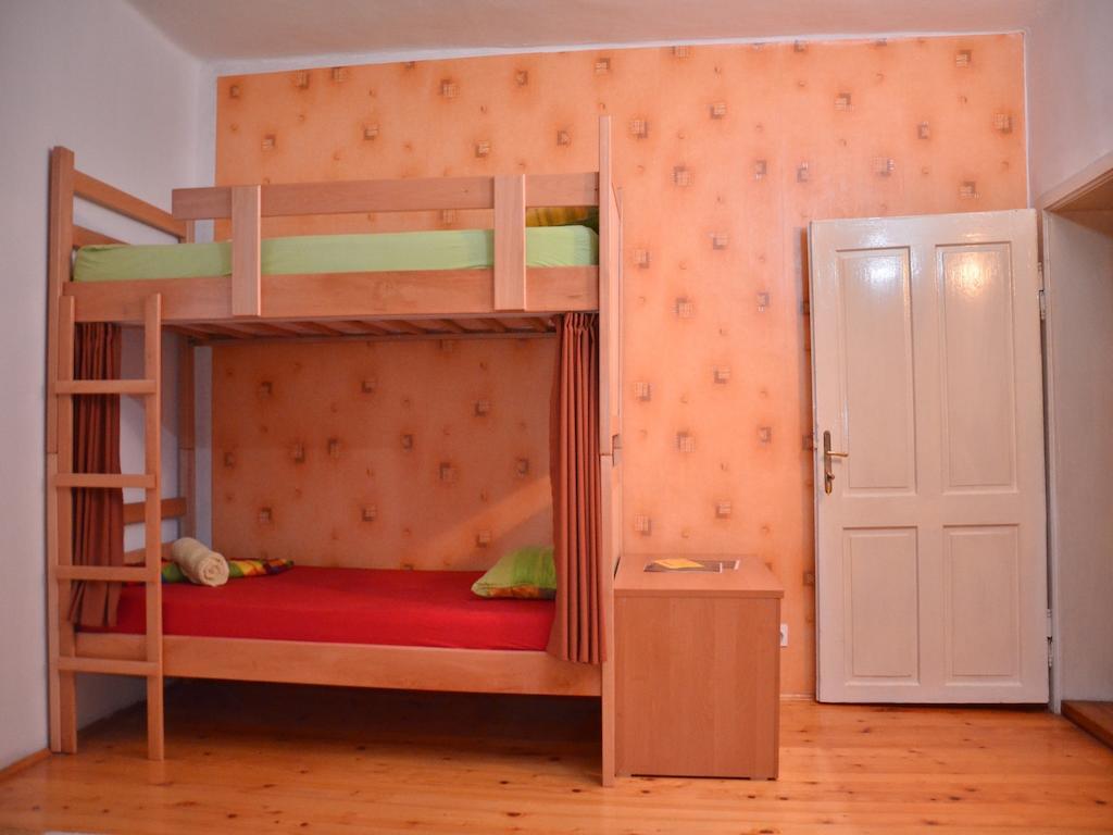 Hostel Kalonis Skopje Quarto foto