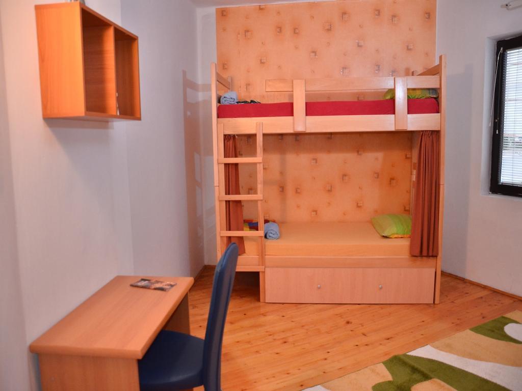 Hostel Kalonis Skopje Quarto foto
