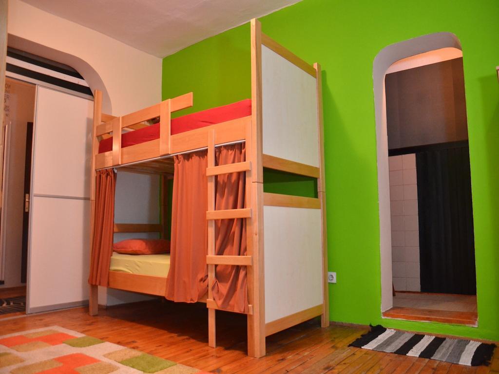 Hostel Kalonis Skopje Quarto foto